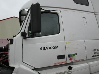 Volvo VNL Left Front Door Assembly