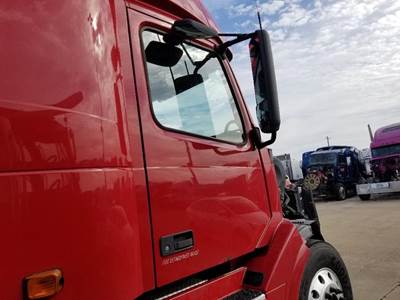 Volvo VNL Right Front Door Assembly