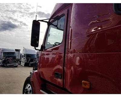 Volvo VNL Front Door Assembly