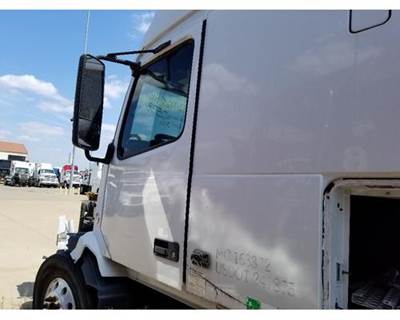 Volvo VNL Left Front Door Assembly