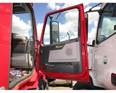 Volvo VNL Right Front Door Assembly