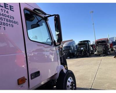 Volvo VNL Right Front Door Assembly