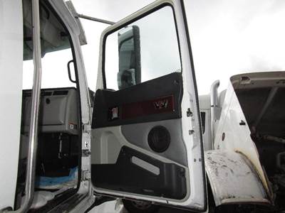 Western Star 5700 Right Front Door Assembly for a Western Star TR 5700
