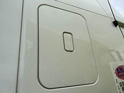 Freightliner Cascadia Right Rear Door Assembly for a Freightliner CASCADIA 125