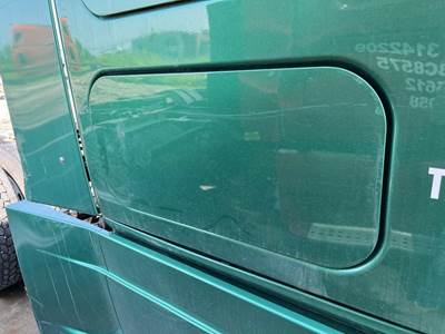 Freightliner Cascadia Right Rear Door Assembly for a Freightliner CASCADIA 125