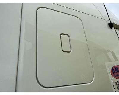 Freightliner Cascadia Right Rear Door Assembly for a Freightliner CASCADIA 125