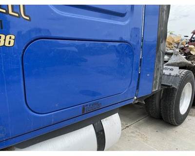 Freightliner Cascadia Left Rear Door Assembly for a Freightliner CASCADIA 125