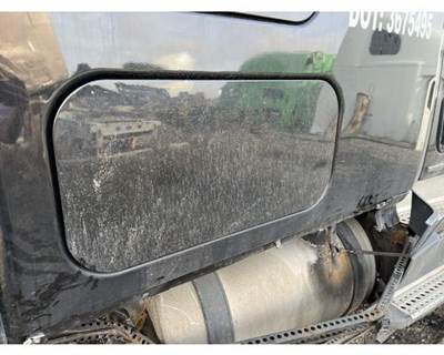 Freightliner Cascadia Right Rear Door Assembly for a Freightliner CASCADIA 125