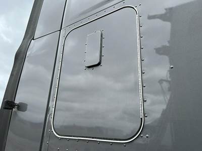 Kenworth T680 Right Rear Door Assembly