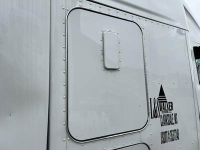 Kenworth T680 Right Rear Door Assembly