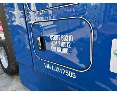 Kenworth T680 Right Rear Door Assembly