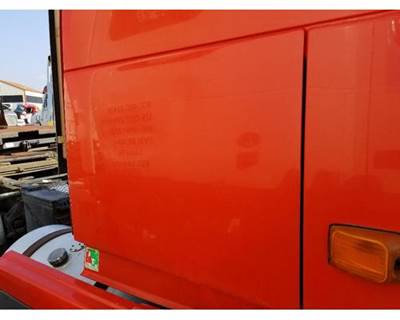 Volvo VNL Right Rear Door Assembly