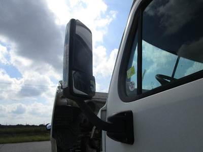 Freightliner Cascadia Door Mirror for a Freightliner CASCADIA 125