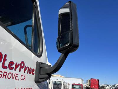 Freightliner Cascadia Right Door Mirror for a Freightliner CASCADIA 125