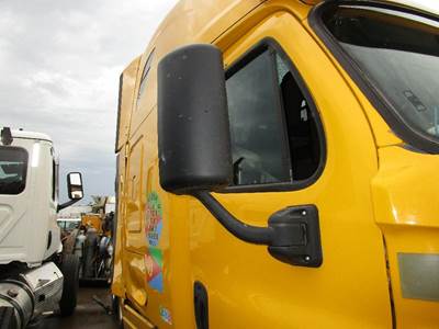 Freightliner Cascadia Right Door Mirror for a Freightliner CASCADIA 125