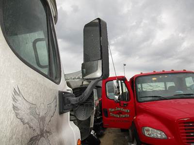 Freightliner Cascadia Right Door Mirror for a Freightliner CASCADIA 125