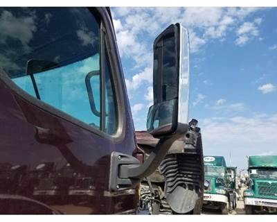 Freightliner Cascadia Right Door Mirror for a Freightliner CASCADIA 125