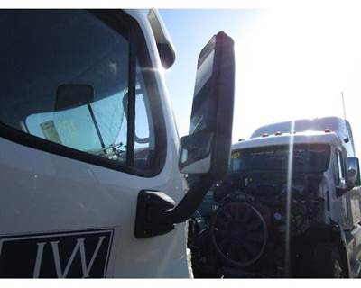 Freightliner Cascadia Door Mirror for a Freightliner CASCADIA 125