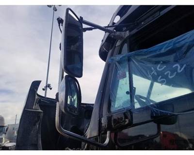Freightliner Columbia Left Door Mirror for a Freightliner COLUMBIA 120
