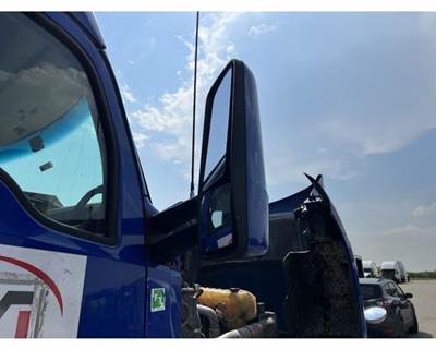 Kenworth T680 Right Door Mirror