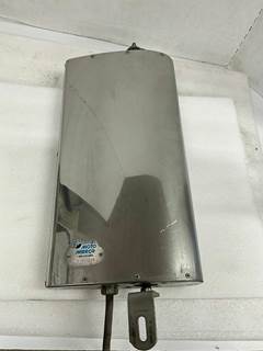 USED RIGHT SIDE ( PASSENGER) MOTO MIRROR, AERODYNAMIC, MOTORIZED, HEATED 8-6400,