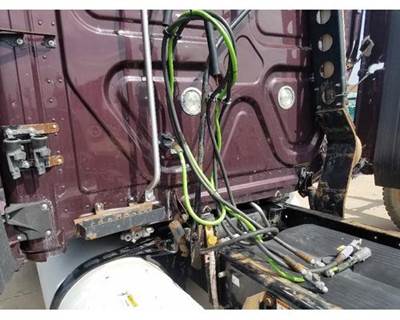 Used Straight Green Trailer ABS Cable for 2010 Freightliner Cascadia 125