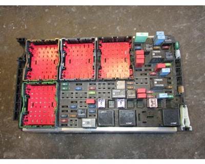 Used Kenworth T680 Fuse Box, Part # P27-1147-0200