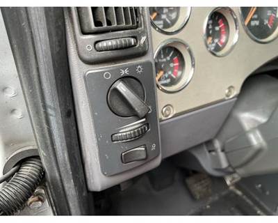 Used 2015 Mack Pinnacle CXU613 Light Control Unit