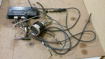 USED AIRWEIGH ON BOARD AIR SCALE SYSTEM WITH GAUGE - COMPLETE WITH MOUNTABLE