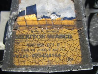 USED WABCO ABS ECU P/N: 400 850 071 0
P/N: 472-998-101-2 SILENOID MOUNTING BASE