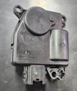 USED BLEND DOOR ACTUATOR.
T6892003
545250008