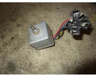 USED KENWORTH WIPER SWITCH. MISSING KNOB.  P/N: 75600-07
