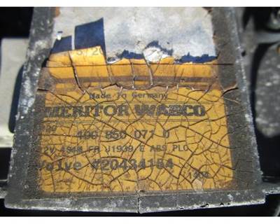 USED WABCO ABS ECU P/N: 400 850 071 0
P/N: 472-998-101-2 SILENOID MOUNTING BASE