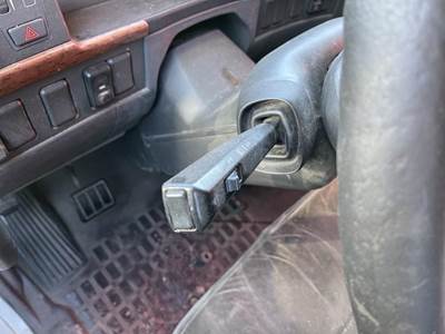 Volvo VNL Electrical Parts