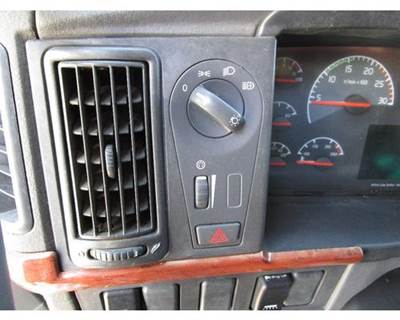 Used 2008 Volvo VNL Light Control Unit