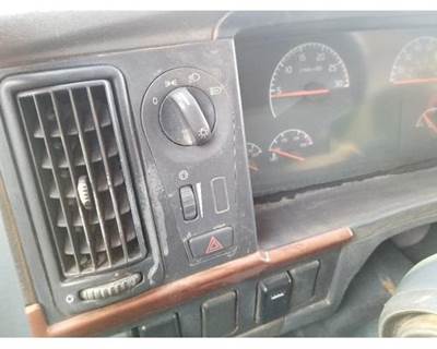 Used 2007 Volvo VNL Light Control Unit