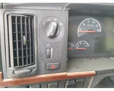Used 2007 Volvo VNL Light Control Unit
