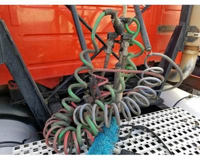 Used 2006 Volvo VNL Coiled Green Trailer ABS Cable