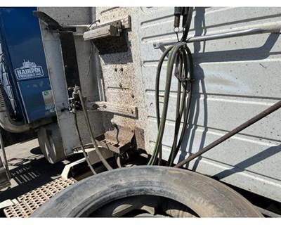 Used Green Straight ABS Cable for 2005 Volvo VNL