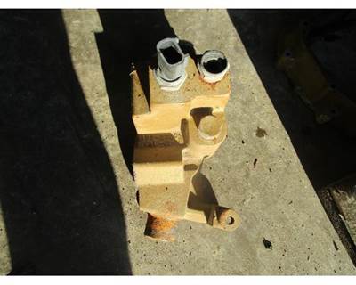 Used Caterpillar 3126 C7 Engine Thermostat Housing, Part # 133-3730