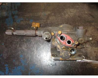 Caterpillar Fuel Filter Base, Part # 7C0318