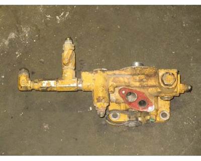 Caterpillar C15 Fuel Filter Base, Part # 136-5017