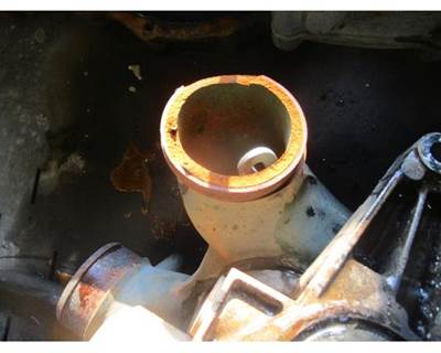 Used Detroit Series 60 14.0L Engine Oil Filter Base, Part # 23537310