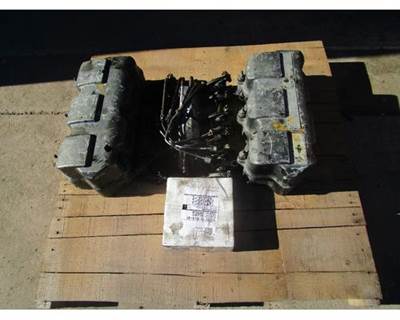 Used Mack E7 Engine Valve Cover Bars and Injector Fuel Lines