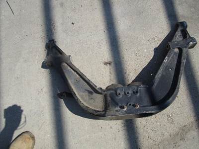USED FRONT LOWER ENGINE MOUNT CROSSMEMBER - P/N: R01-23292