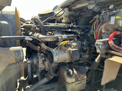 Detroit DD13 Engine for a Freightliner SD114