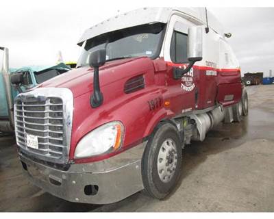 Detroit DD13 Engine for a Freightliner CASCADIA