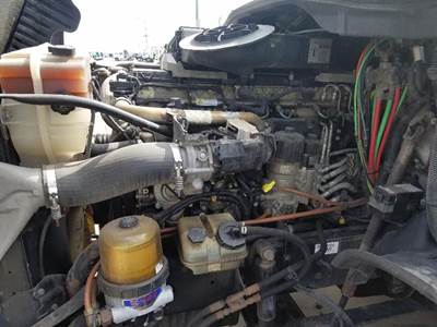 Detroit DD15 Engine for a Freightliner CASCADIA 125