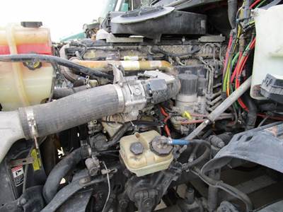 Detroit DD15 Engine for a Freightliner COLUMBIA 120