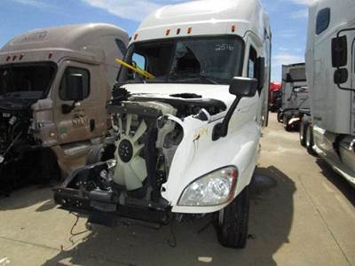Detroit DD15 Engine for a Freightliner CASCADIA 125